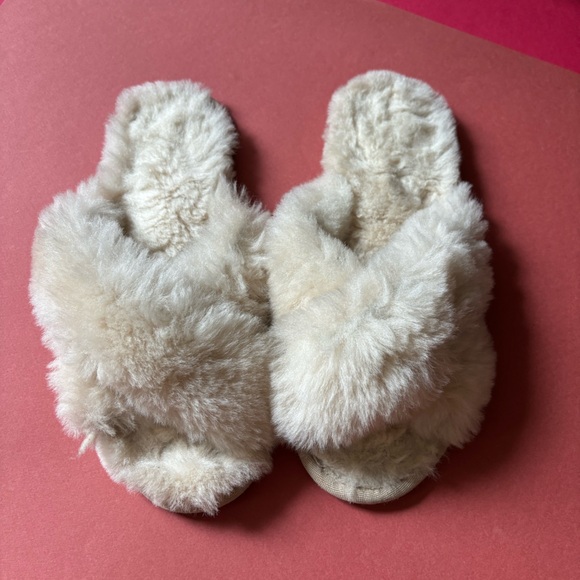 Emu fuzzy slippers - women’s 10 - Picture 3 of 4